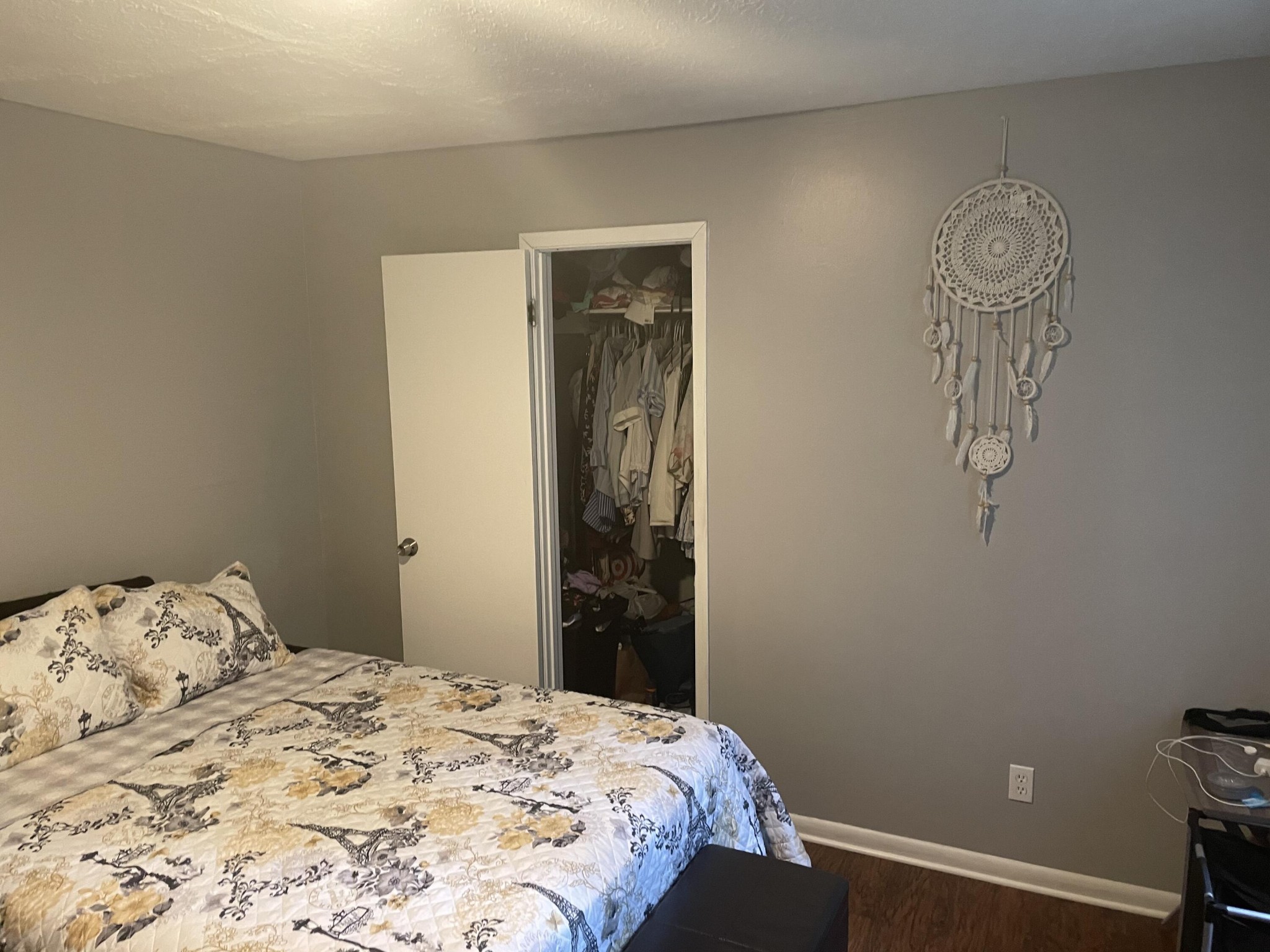107109 Hunter Place Oak Ridge, TN 37830 - Photo 5 of 9 a bedroom with a bed and a window