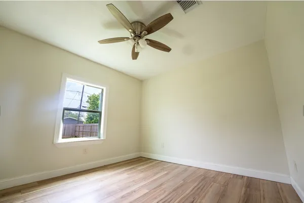 $2,000 | 220 Armstrong Street, Houston, TX 77029