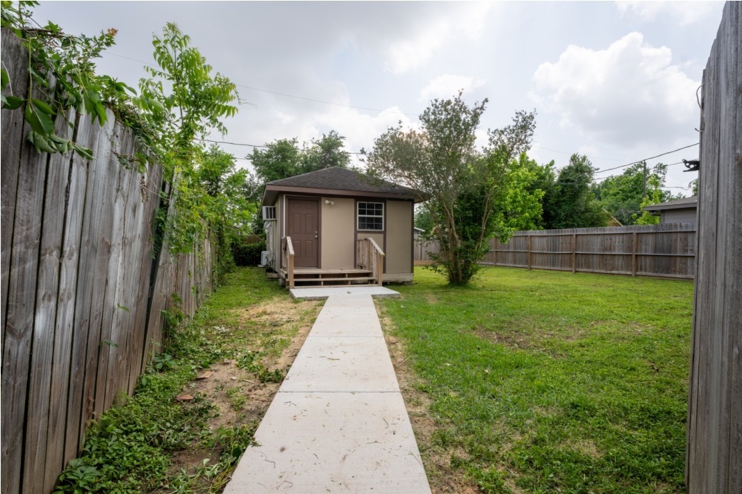 220 Armstrong Street Houston, TX 77029 - Photo 25 of 26
