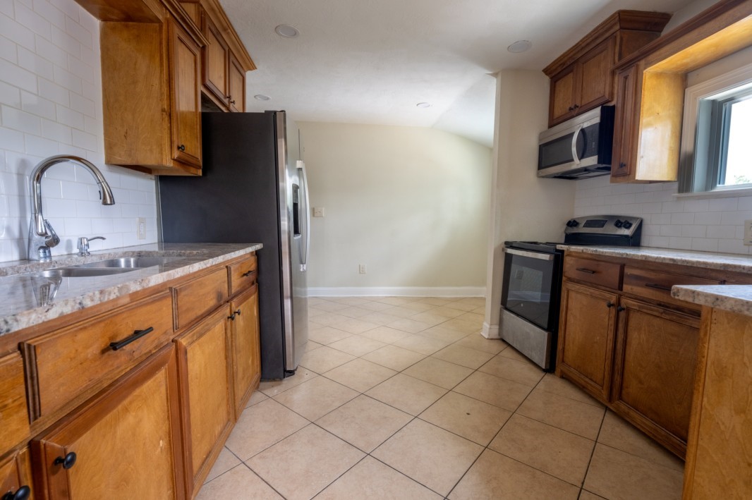 220 Armstrong Street Houston, TX 77029 - Photo 5 of 26