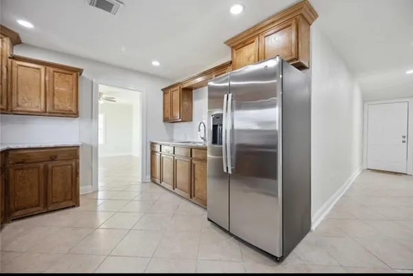 $2,000 | 220 Armstrong Street, Houston, TX 77029