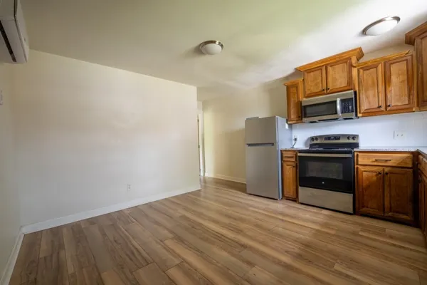 $2,000 | 220 Armstrong Street, Houston, TX 77029