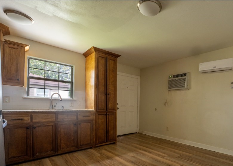 220 Armstrong Street Houston, TX 77029 - Photo 9 of 26