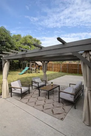 $2,650 | 7704 Danuers Lane, Arlington, TX 76002