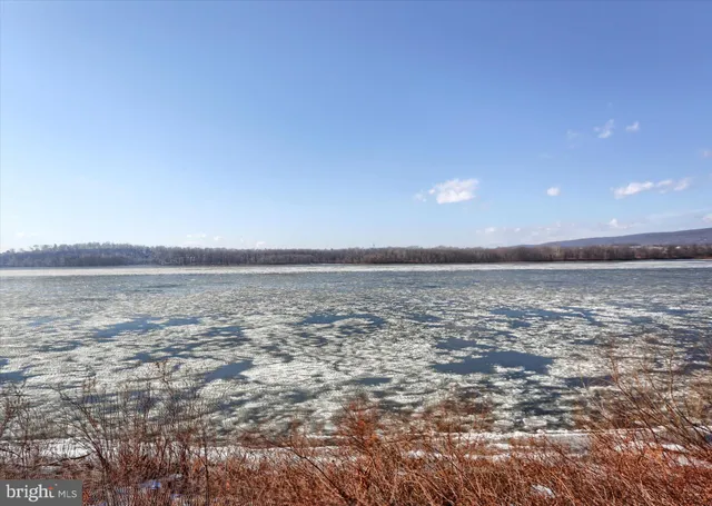 $2,500 | 2837 North Front Street, Unit 301, Harrisburg, PA 17110