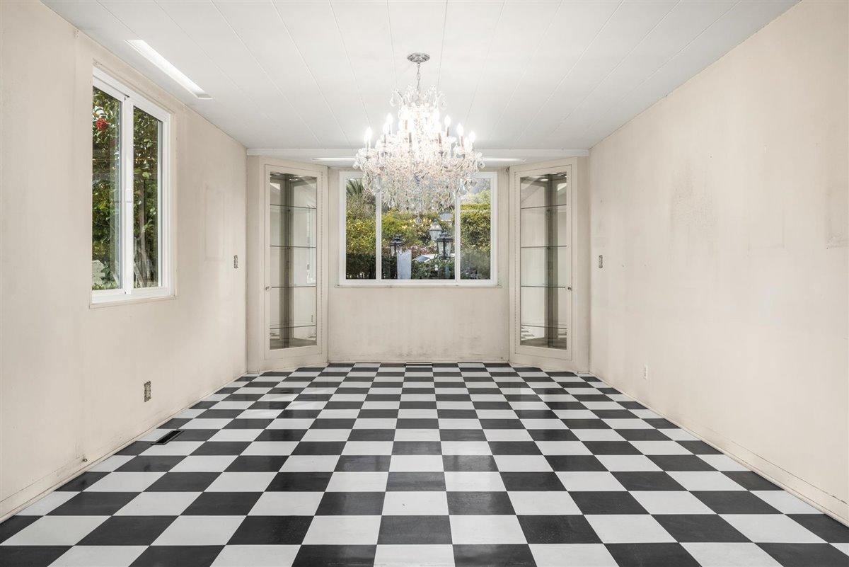 4121 Creciente Drive Santa Barbara, CA 93110 - Photo 14 of 38 12. Formal Dining Room