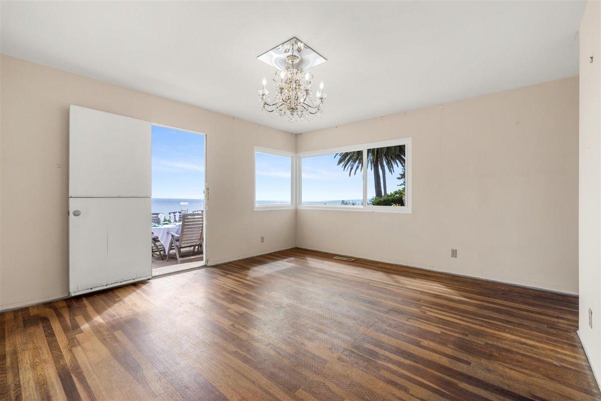 4121 Creciente Drive Santa Barbara, CA 93110 - Photo 26 of 38 24. Guest Bedroom