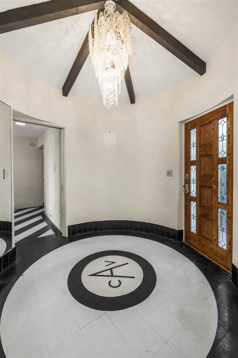 4121 Creciente Drive Santa Barbara, CA 93110 - Photo 8 of 38 6. Grand Entry