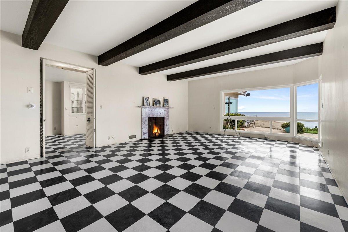 4121 Creciente Drive Santa Barbara, CA 93110 - Photo 10 of 38 8. Living Room