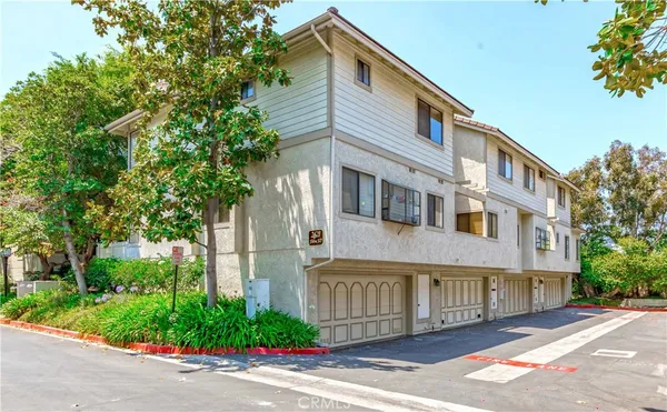 $4,400 | 2621 Plaza Del Amo, Unit 524, Torrance, CA 90503