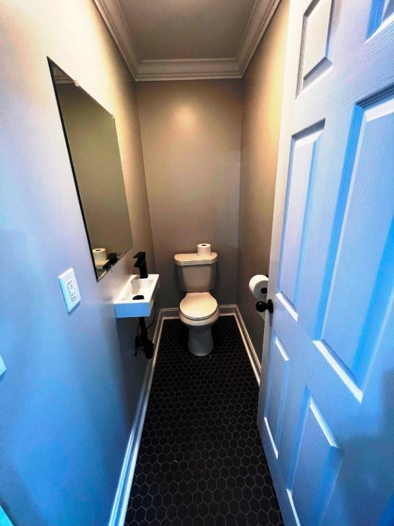 200 Kings Road Anderson, SC 29621 - Photo 22 of 37 Powder Room off Back Entrance