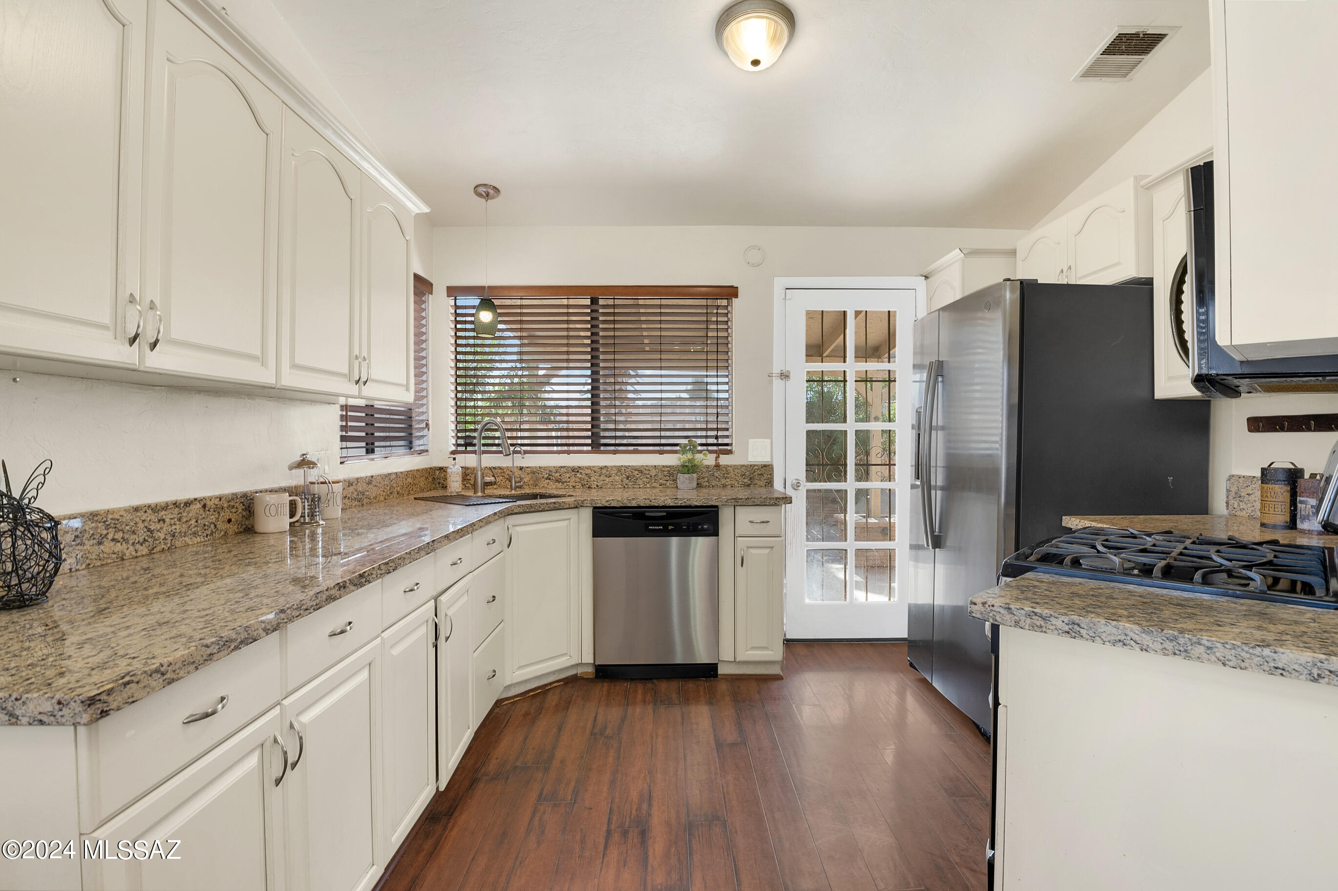 2601 West Flamebrook Road Tucson, AZ 85741 - Photo 8 of 29