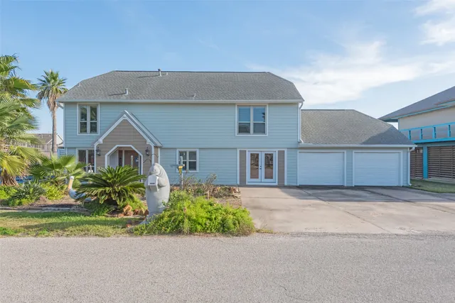 $399,999 | 1216 Sailfish Street, Hitchcock, TX 77563