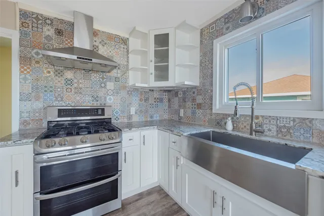 $399,999 | 1216 Sailfish Street, Bayou Vista, TX 77563