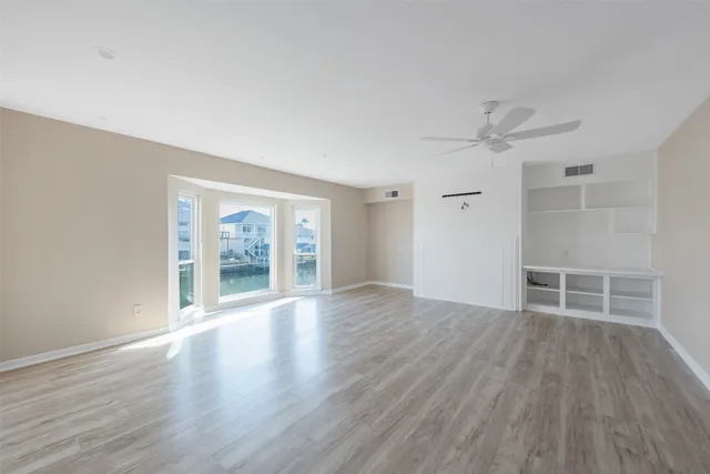 $399,999 | 1216 Sailfish Street, Bayou Vista, TX 77563