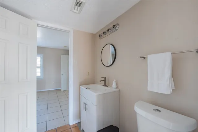 $399,999 | 1216 Sailfish Street, Bayou Vista, TX 77563