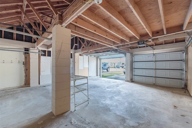 $399,999 | 1216 Sailfish Street, Bayou Vista, TX 77563