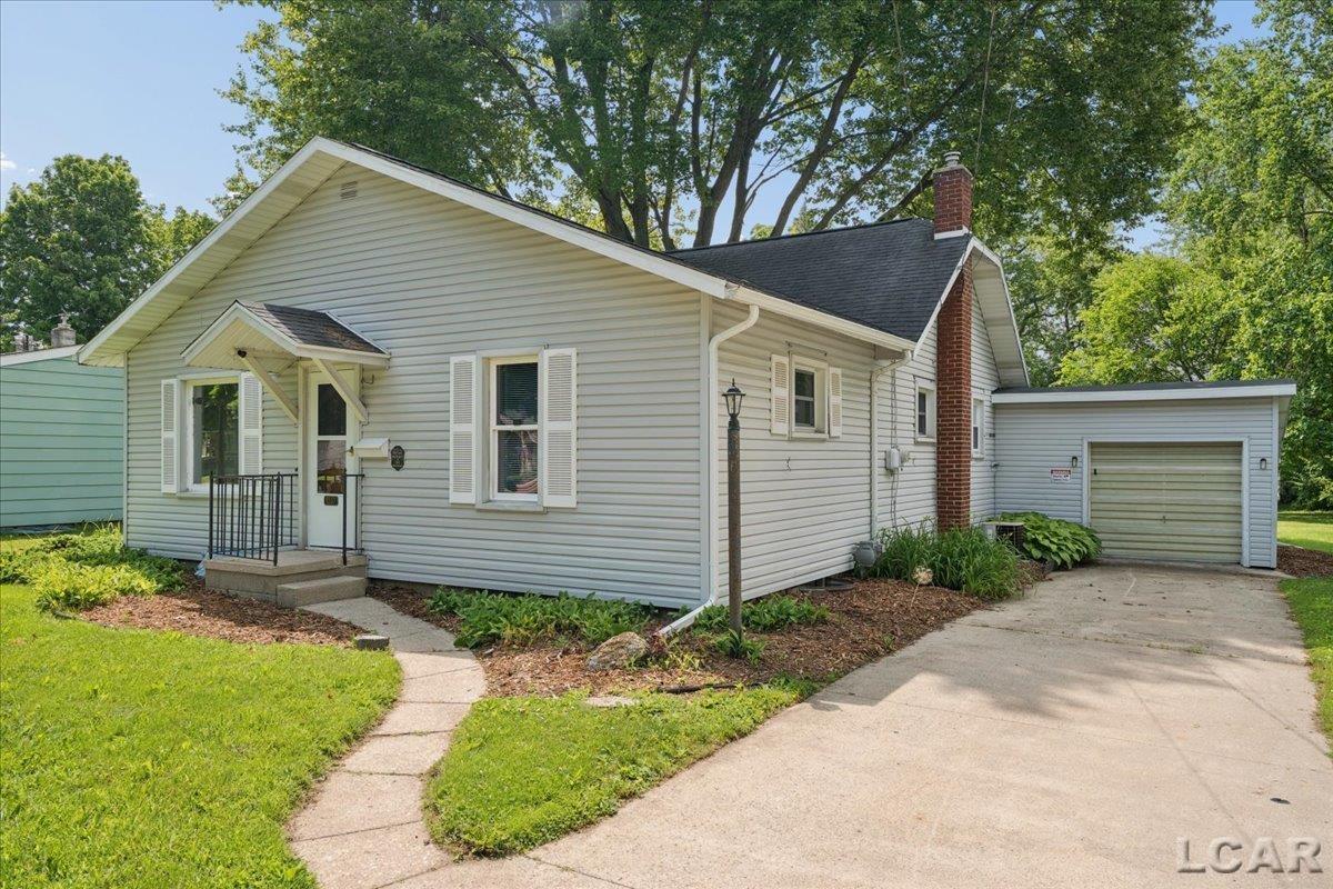 1237 Vine Street Adrian, MI 49221 - Photo 1 of 24 50213282-36c1e7cd-474e-4f48-97da-3ba072185e6c.JPG