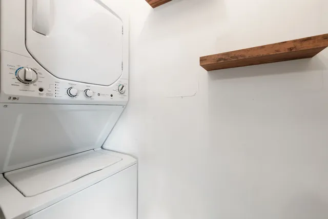 $169,900 | 125 East Mill Street, Unit 103, Wauconda, IL 60084