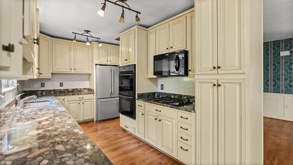 1237 Cardinal Lane DeLand, FL 32720 - Photo 25 of 83