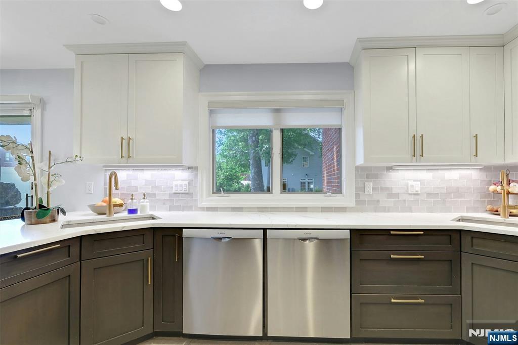 514 Rutland Avenue Teaneck, NJ 07666 - Photo 15 of 40