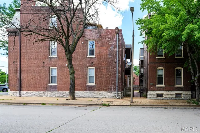 $1,650,000 | 735 Shenandoah Avenue, St. Louis, MO 63104