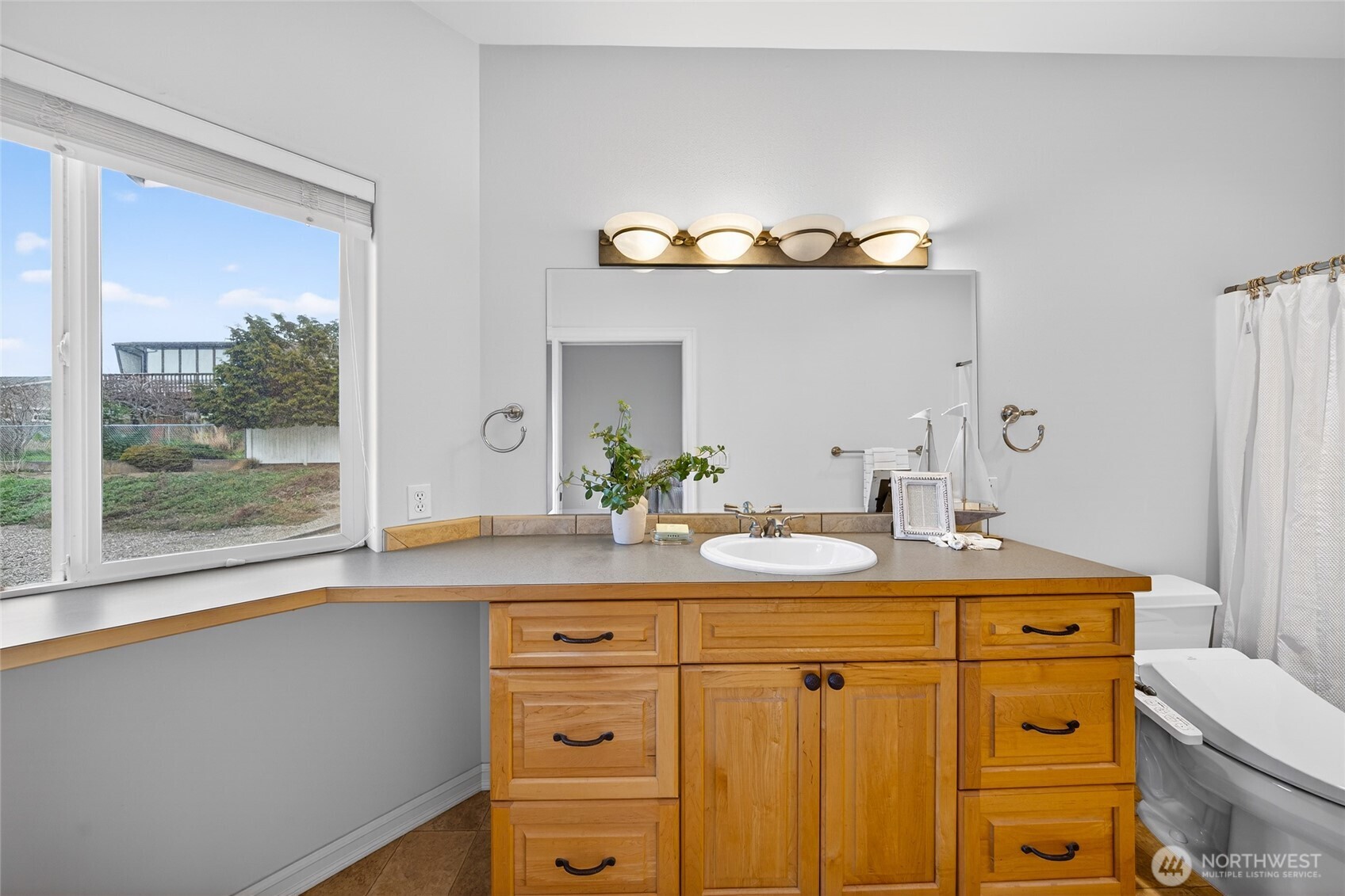 5208 Doon Way Anacortes, WA 98221 - Photo 33 of 40