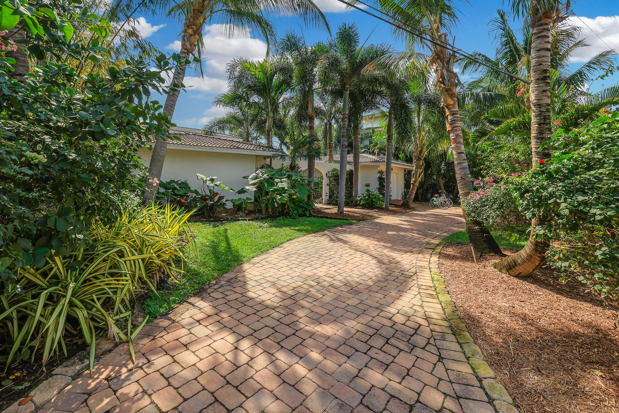 2560 Southeast 7th Drive Pompano Beach, FL 33062 - Photo 3 of 74 2560 SE Seventh Dr-3