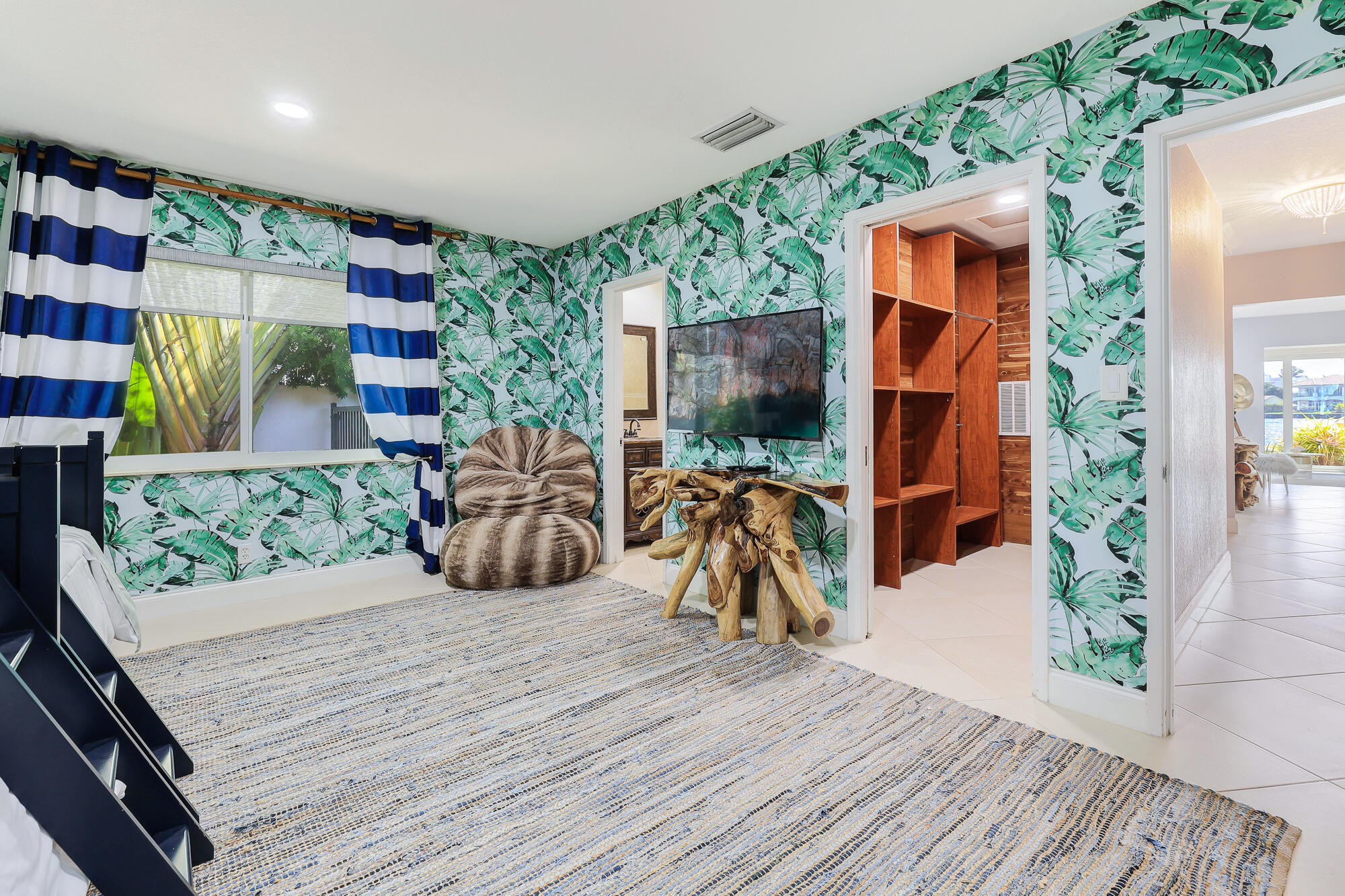 2560 Southeast 7th Drive Pompano Beach, FL 33062 - Photo 37 of 74 a very nice looking room with a large window