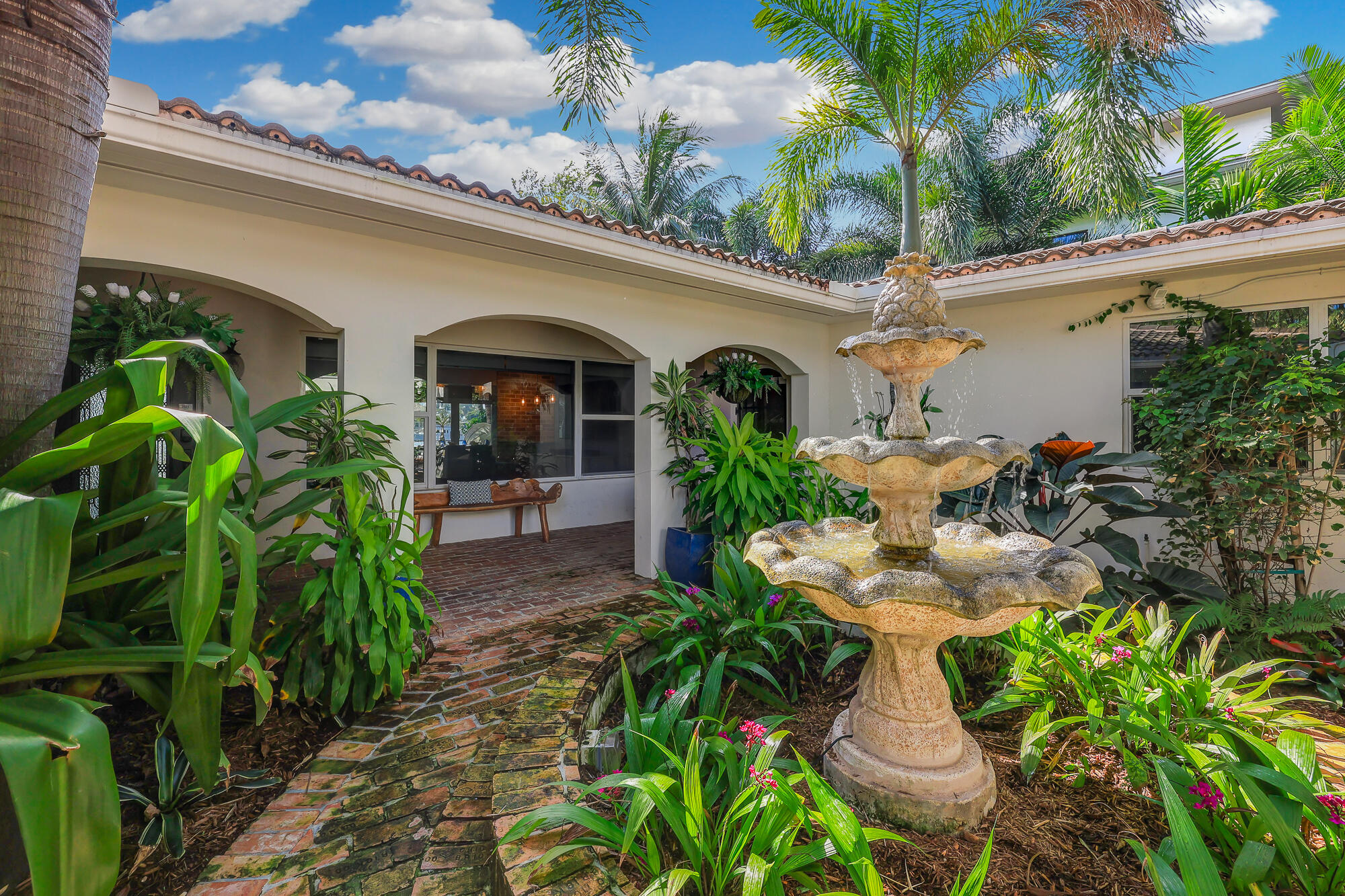 2560 Southeast 7th Drive Pompano Beach, FL 33062 - Photo 4 of 74 2560 SE Seventh Dr-4