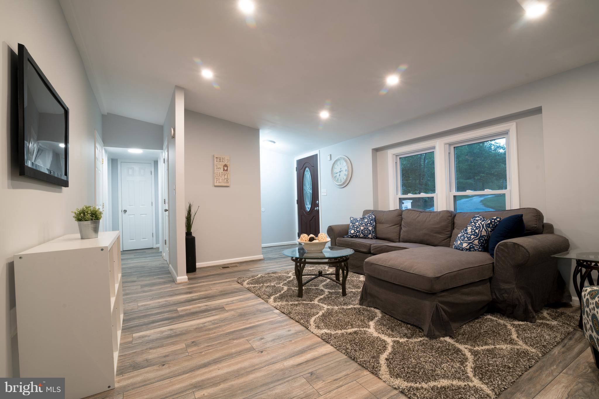 2101 Singer Road Joppa, MD 21085 - Photo 3 of 30 Living Room