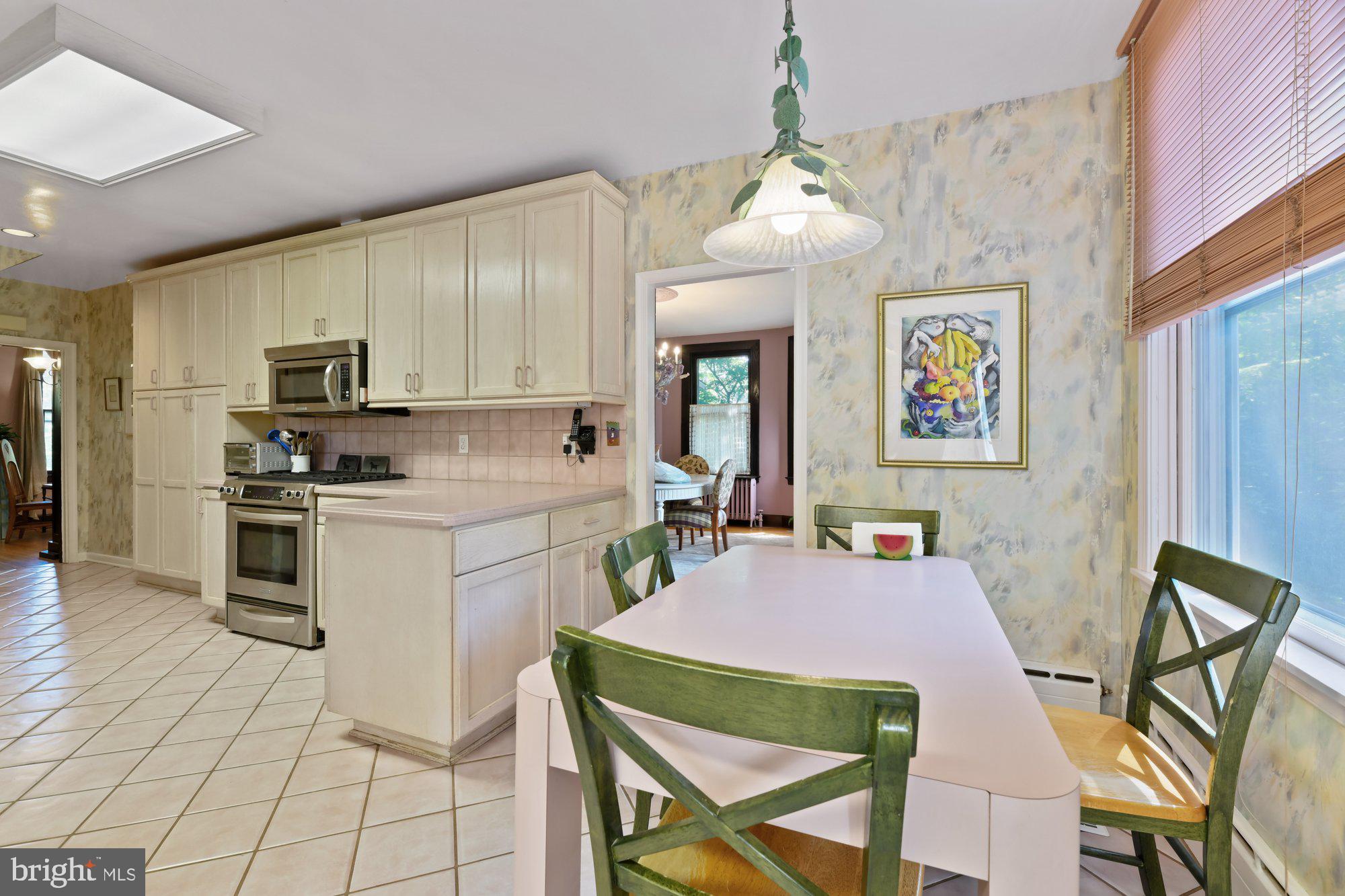 2201 Chilham Road Baltimore, MD 21209 - Photo 15 of 38