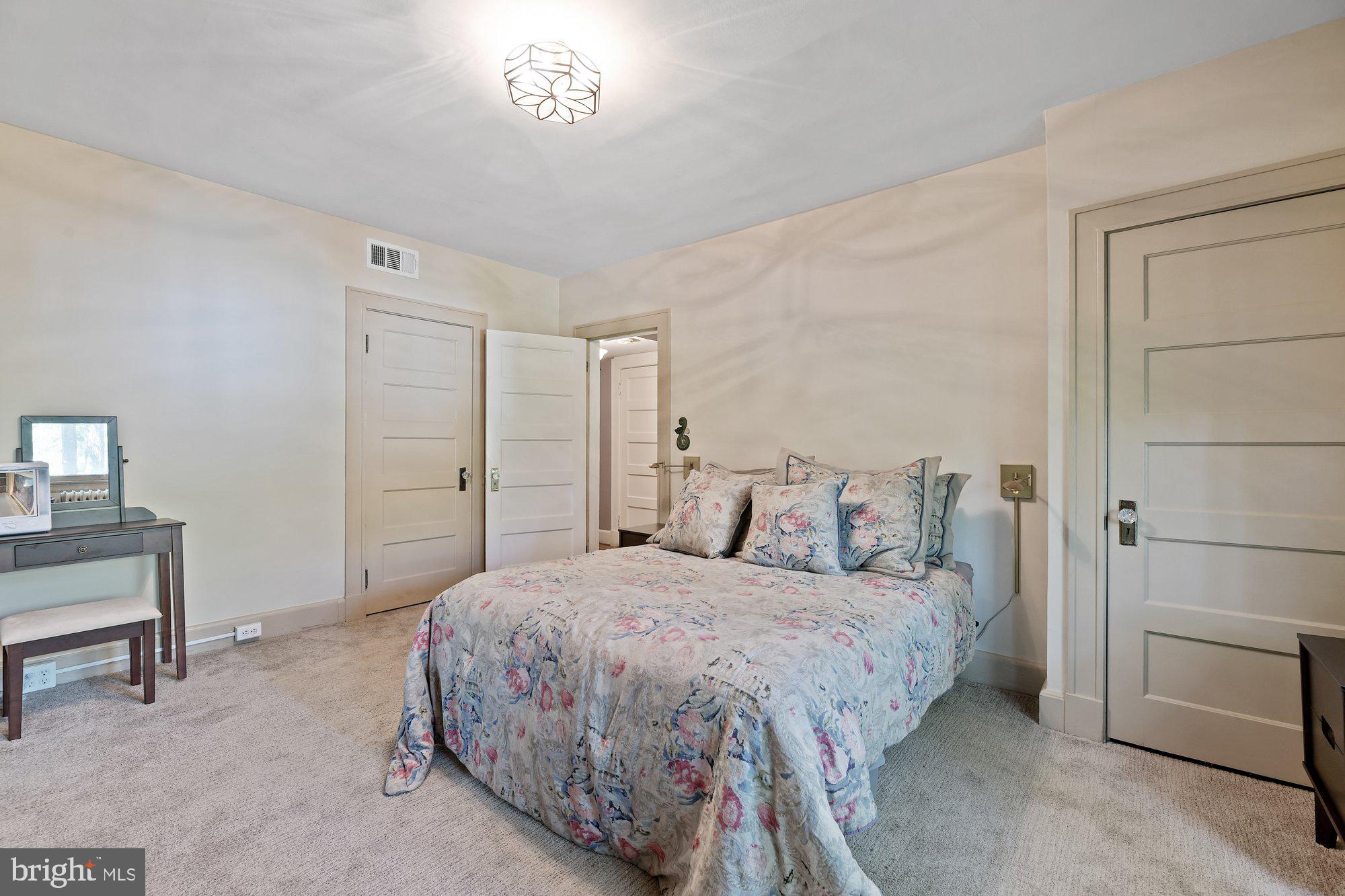 2201 Chilham Road Baltimore, MD 21209 - Photo 22 of 38