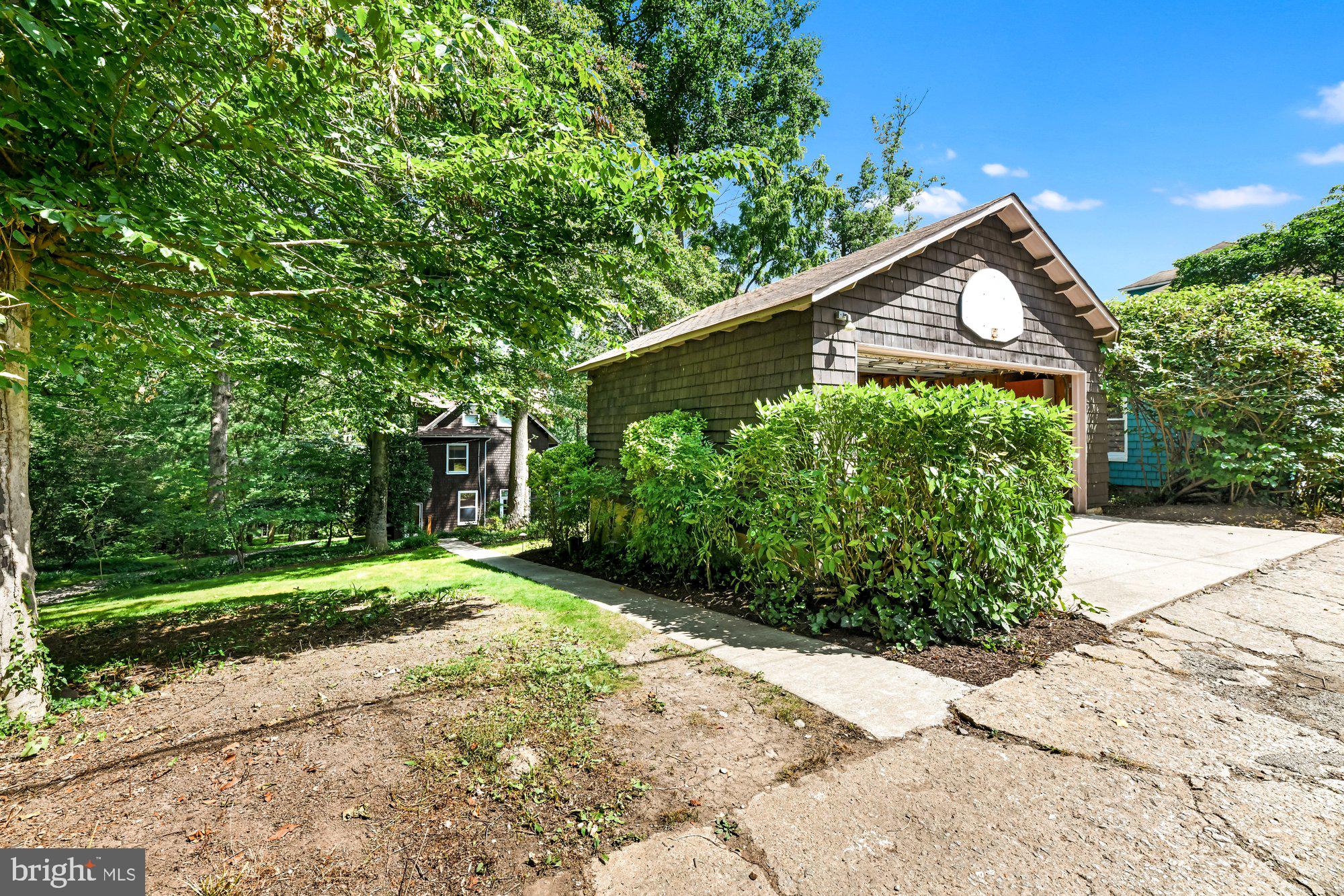 2201 Chilham Road Baltimore, MD 21209 - Photo 31 of 38