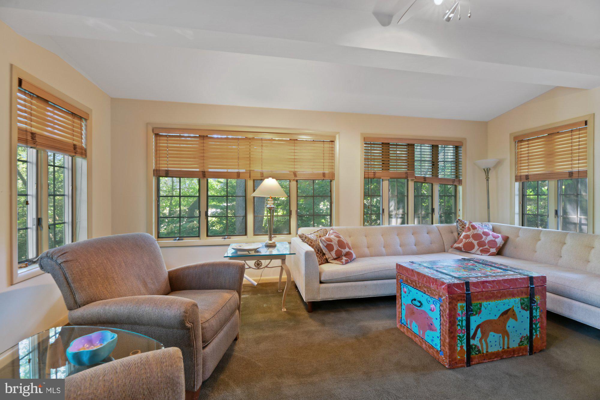 2201 Chilham Road Baltimore, MD 21209 - Photo 8 of 38