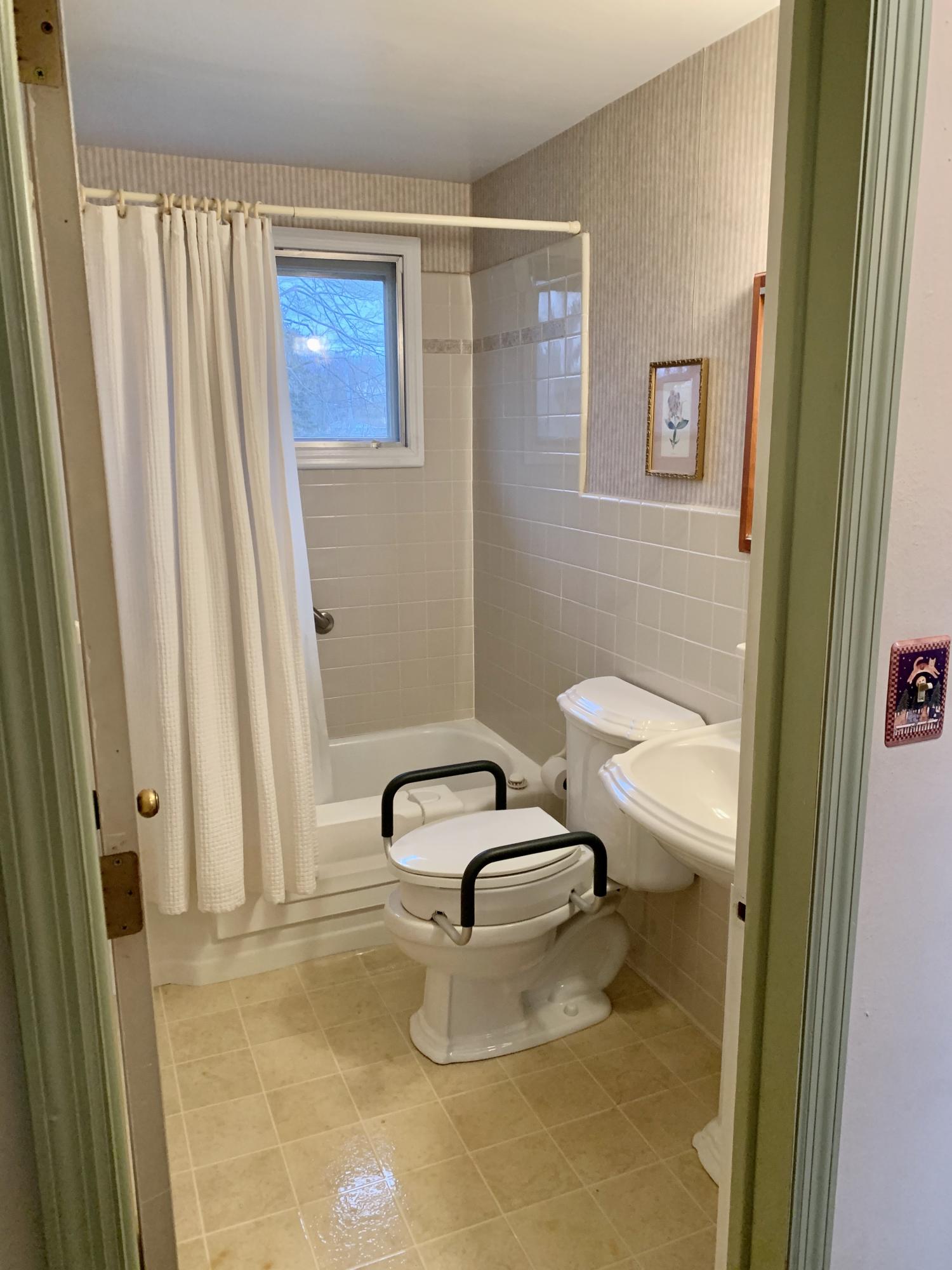 1321 Ronald Road Springfield, OH 45503 - Photo 17 of 36