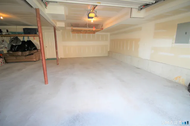 $2,000 | 125 Thorniley Street, New Britain, CT 06051