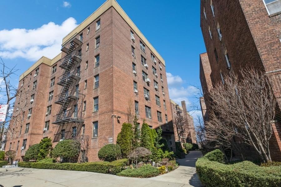 7259 Shore Road, Unit 6L Brooklyn, NY 11209 - Photo 15 of 19