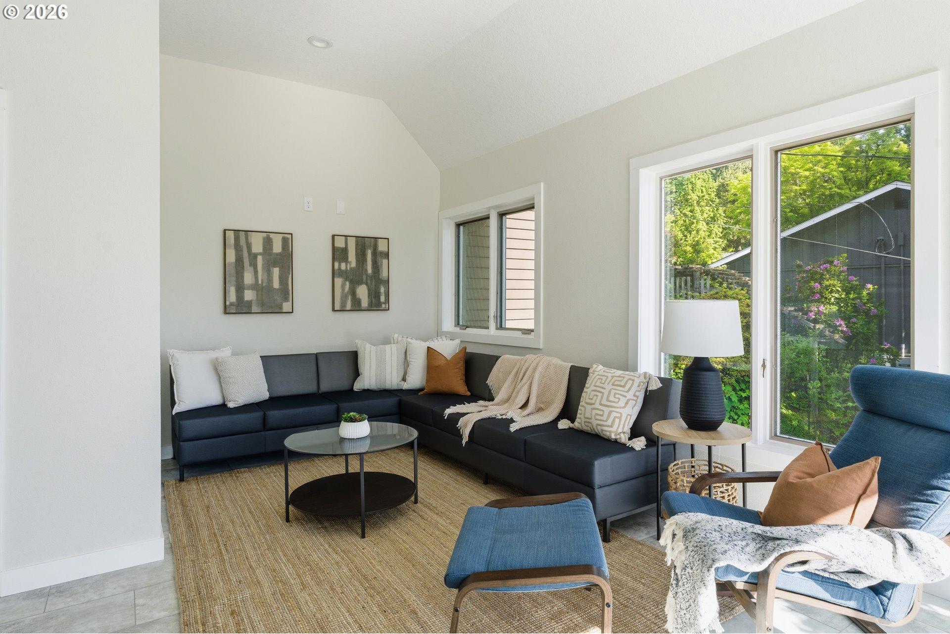 3046 Southwest Fairmount Boulevard Portland, OR 97239 - Photo 14 of 48 Gallery Image 14