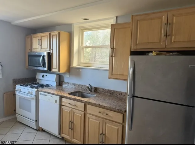 $1,800 | 357 Franklin Street, Unit 1, Bloomfield, NJ 07003