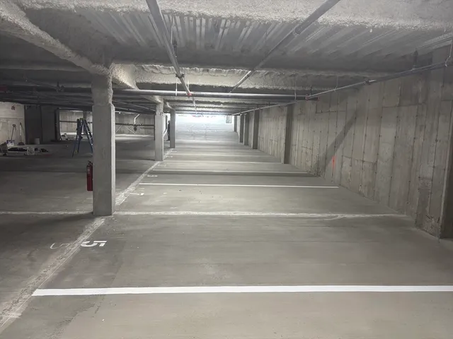 $2,800 | 1391 Main Street, Unit 205, Walpole, MA 02081