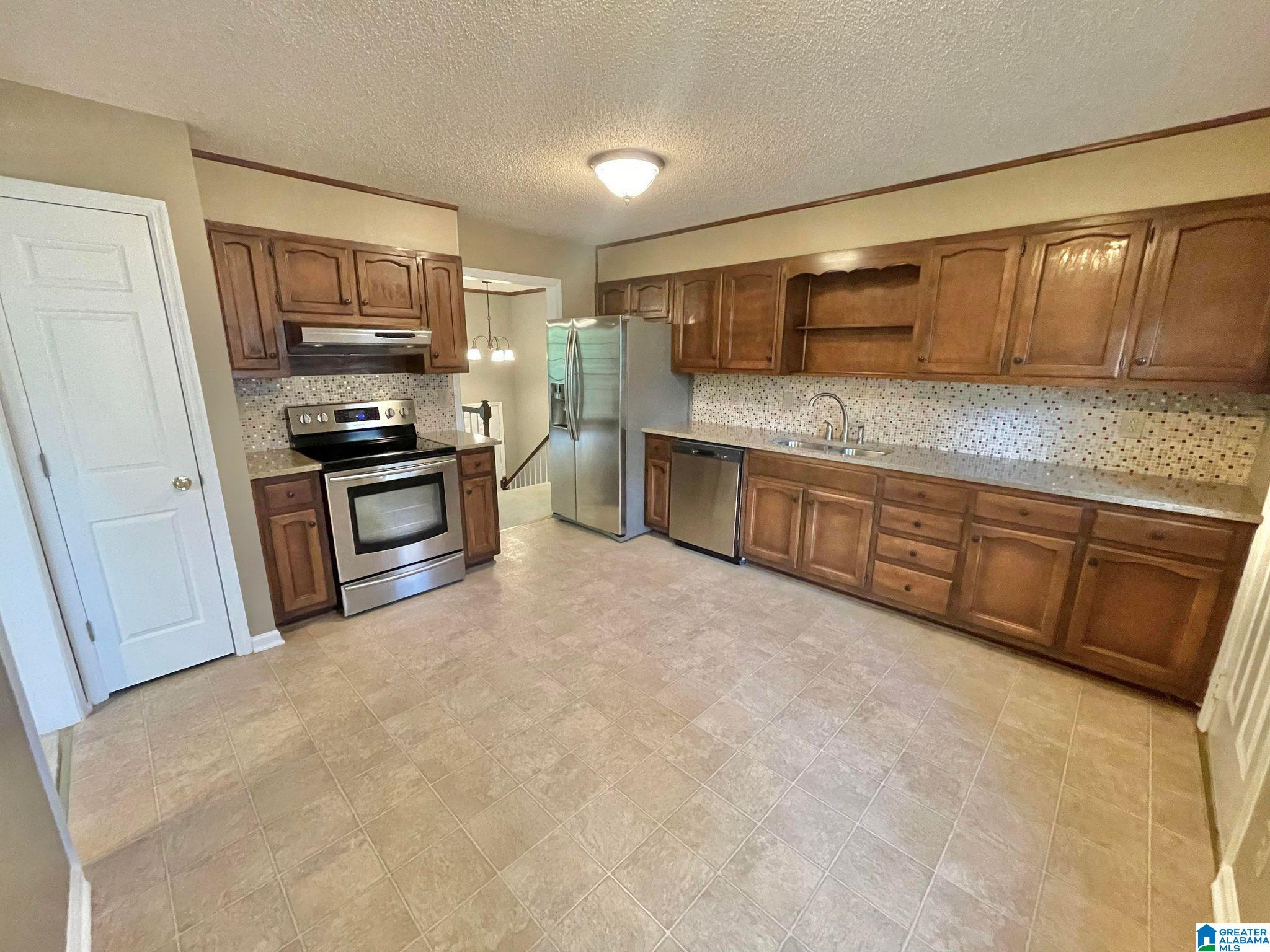 2425 Chandabrook Drive Pelham, AL 35124 - Photo 11 of 28