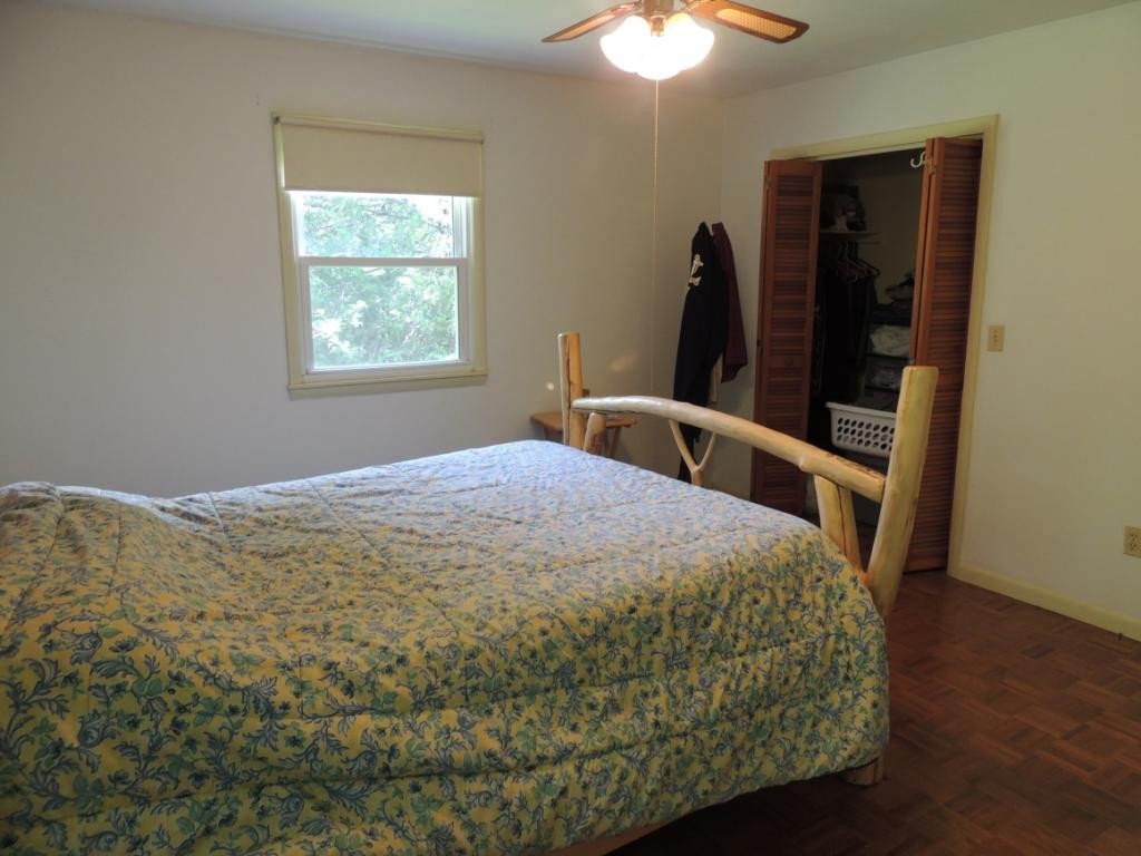 377 Clawson Road Jonesville, VA 24263 - Photo 16 of 26 Master bedroom