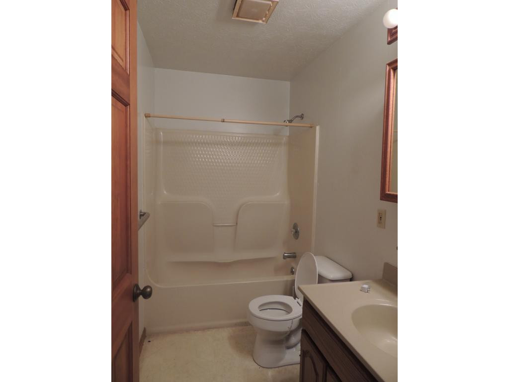 377 Clawson Road Jonesville, VA 24263 - Photo 24 of 26 Apartment Bathroom