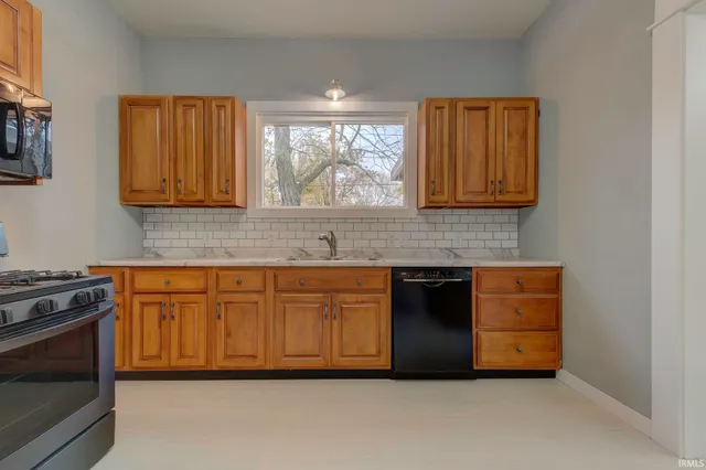 $229,900 | 27 North Comstock Street, Wabash, IN 46992