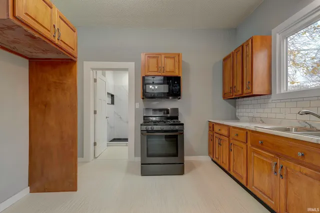 $229,900 | 27 North Comstock Street, Wabash, IN 46992