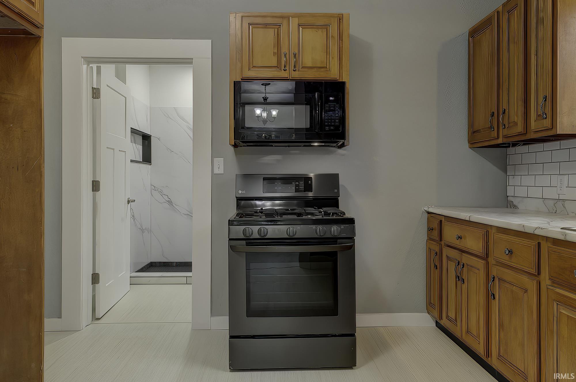 27 North Comstock Street Wabash, IN 46992 - Photo 18 of 36