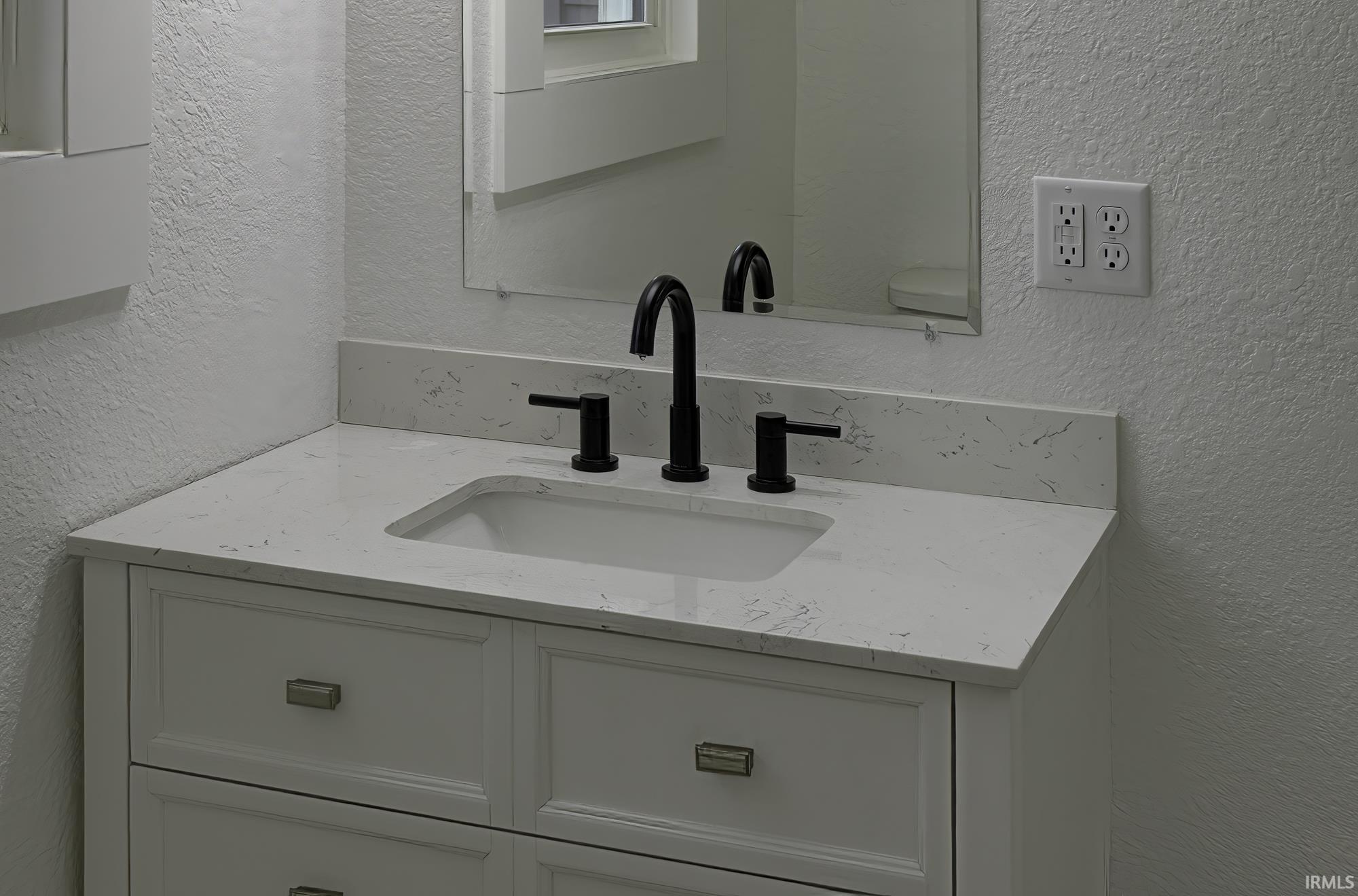 27 North Comstock Street Wabash, IN 46992 - Photo 21 of 36