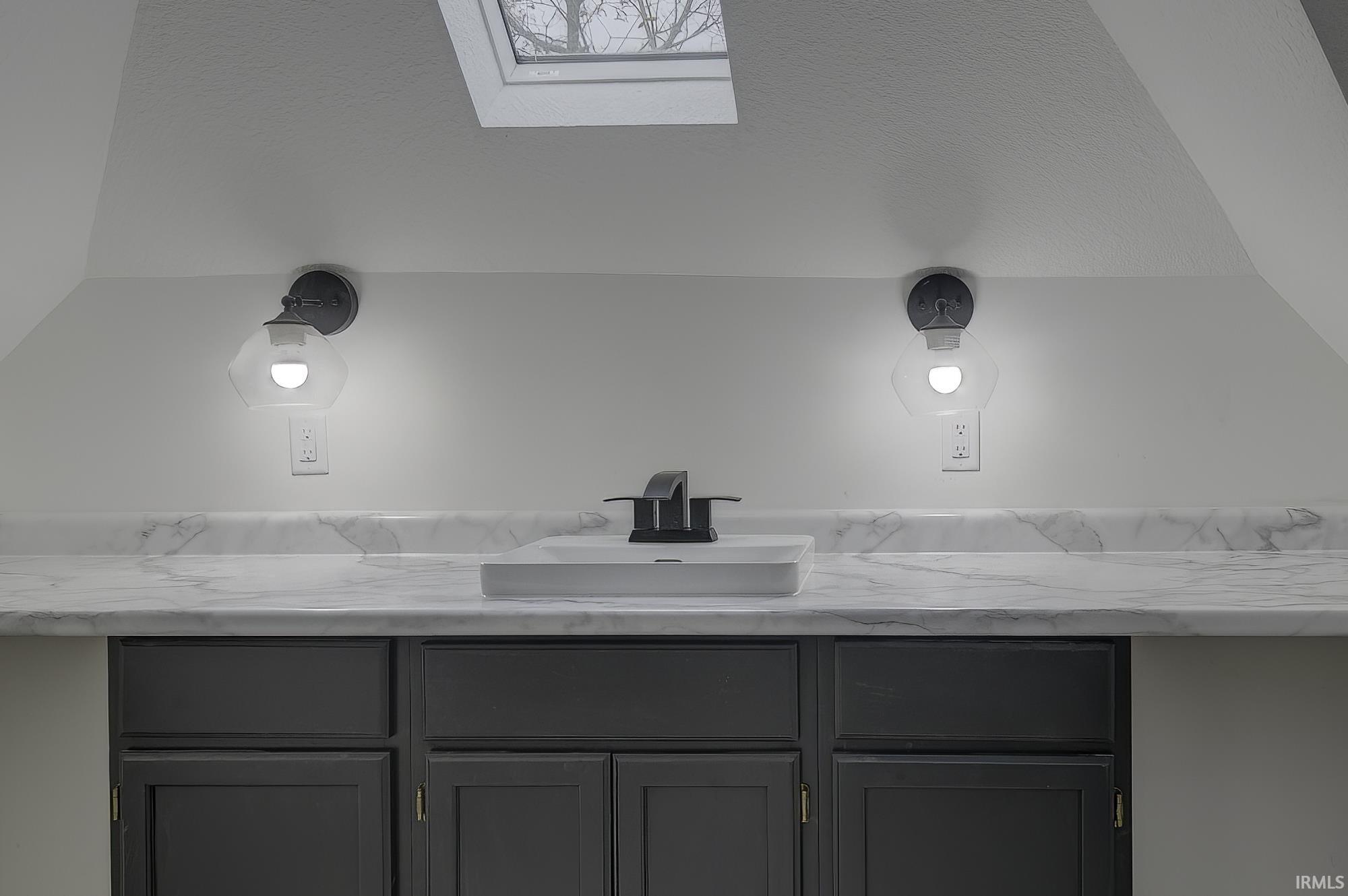 27 North Comstock Street Wabash, IN 46992 - Photo 24 of 36