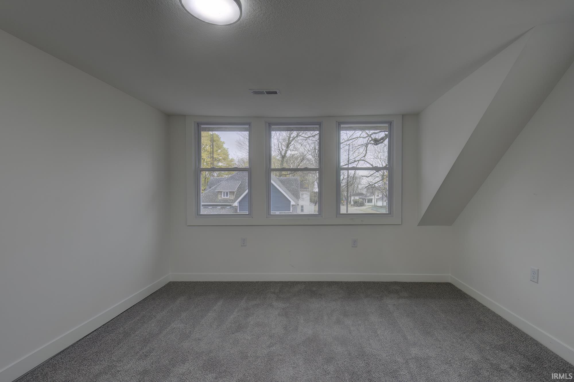 27 North Comstock Street Wabash, IN 46992 - Photo 31 of 36